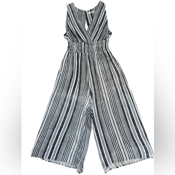 ILLA ILLA Pants - ILLA ILLA 100% Rayon Boho Chic Monochrome Striped Flowy Jumpsuit